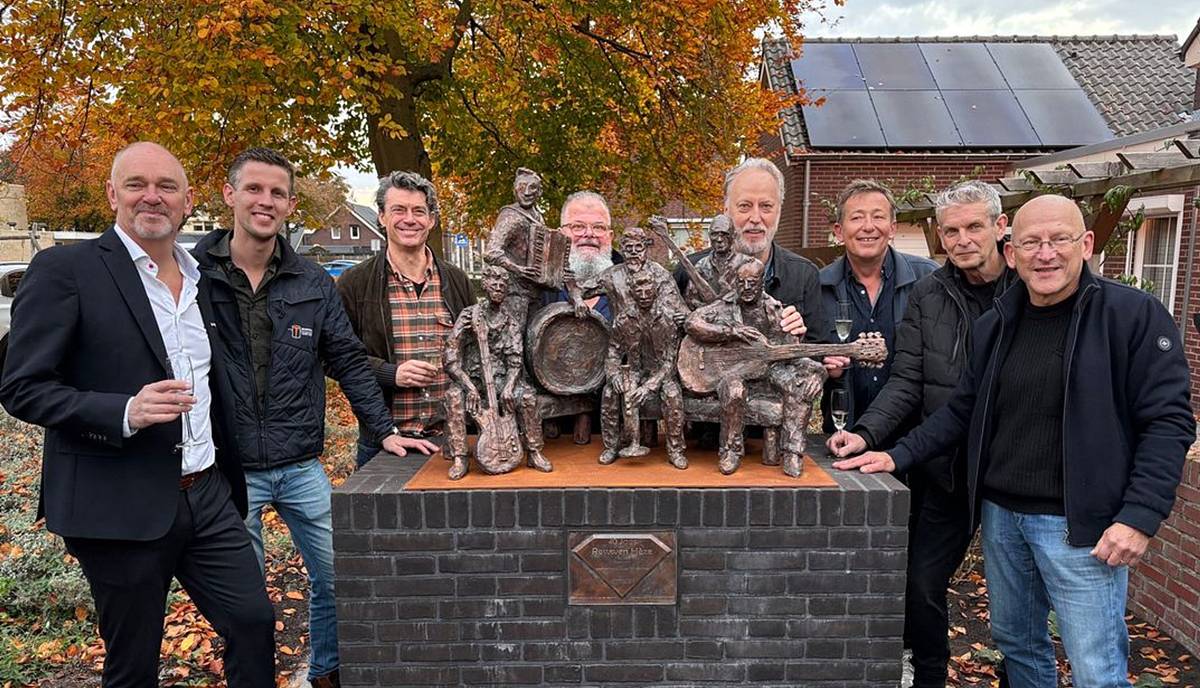 Rowwen Heze 2025 standbeeld int